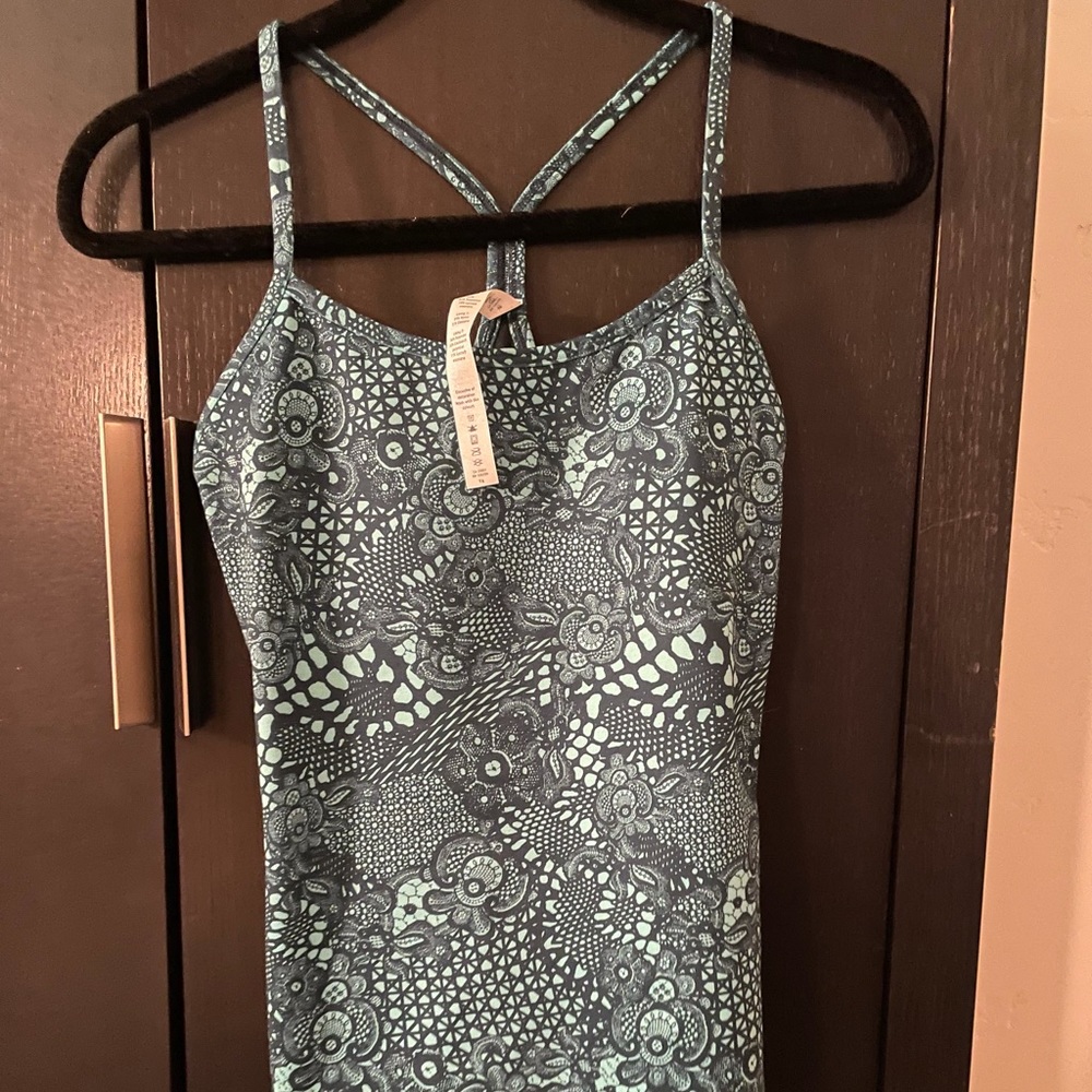 Lululemon size 6 Power Y Tank